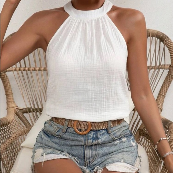 New white keyhole back halter top - Picture 4 of 6